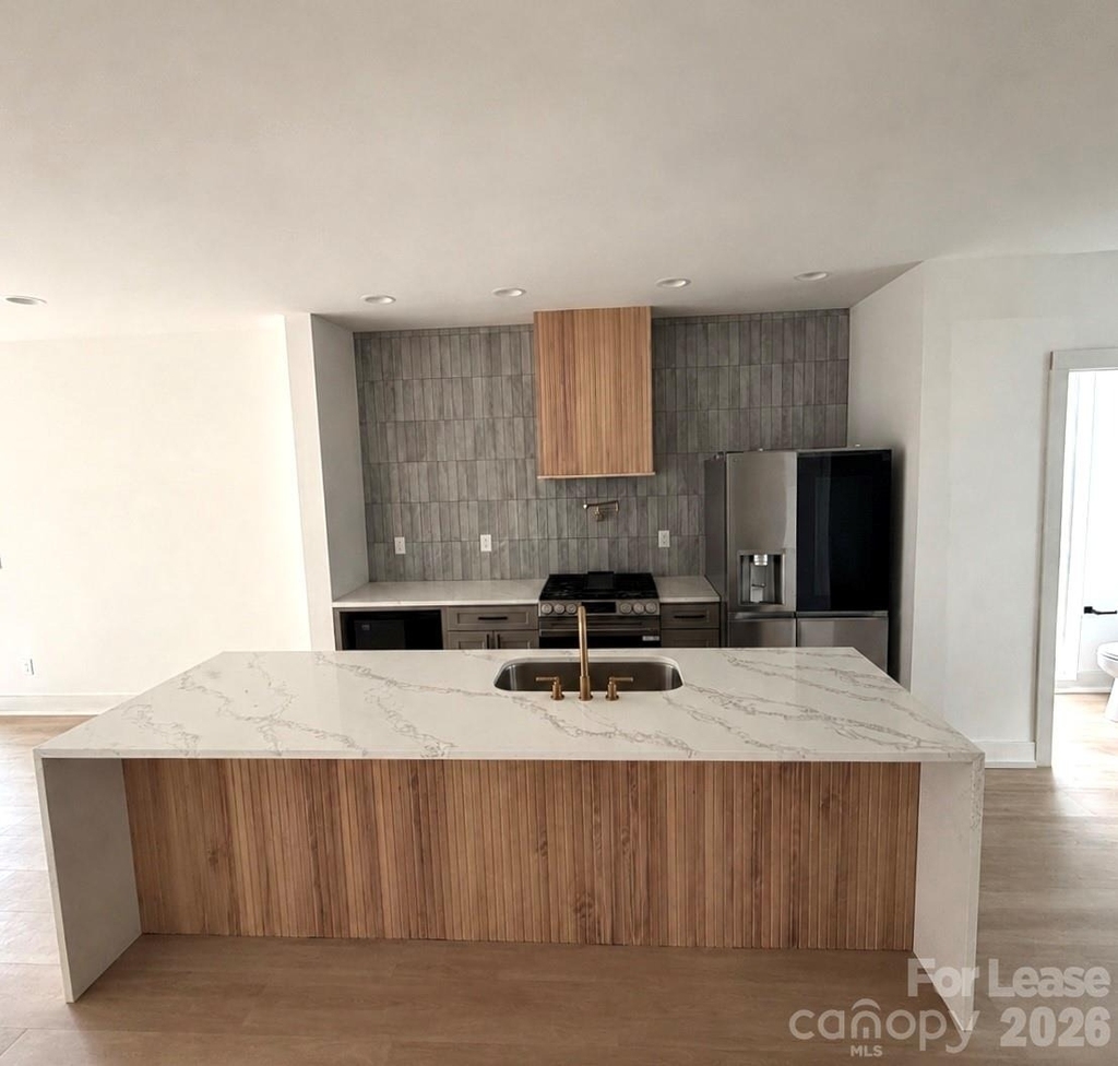 212 Smallwood Street S - Photo 4