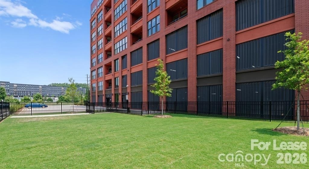 300 E 36th Street - Photo 4