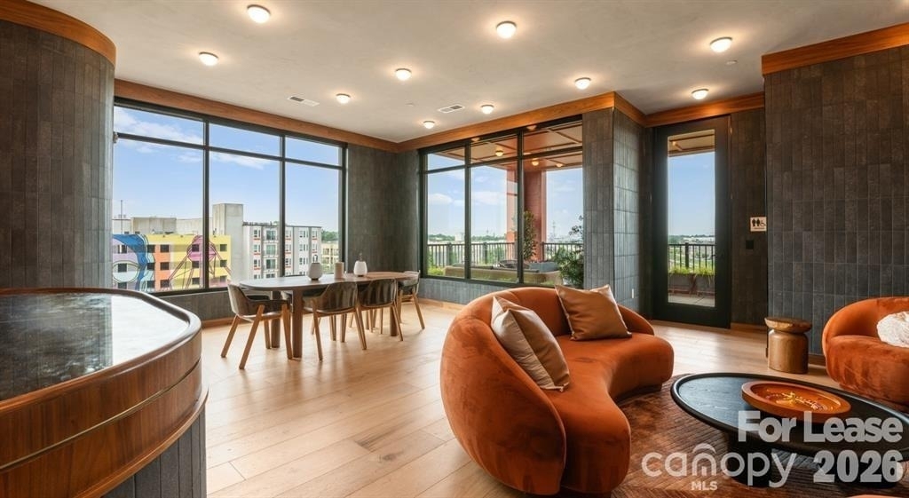 300 E 36th Street - Photo 8
