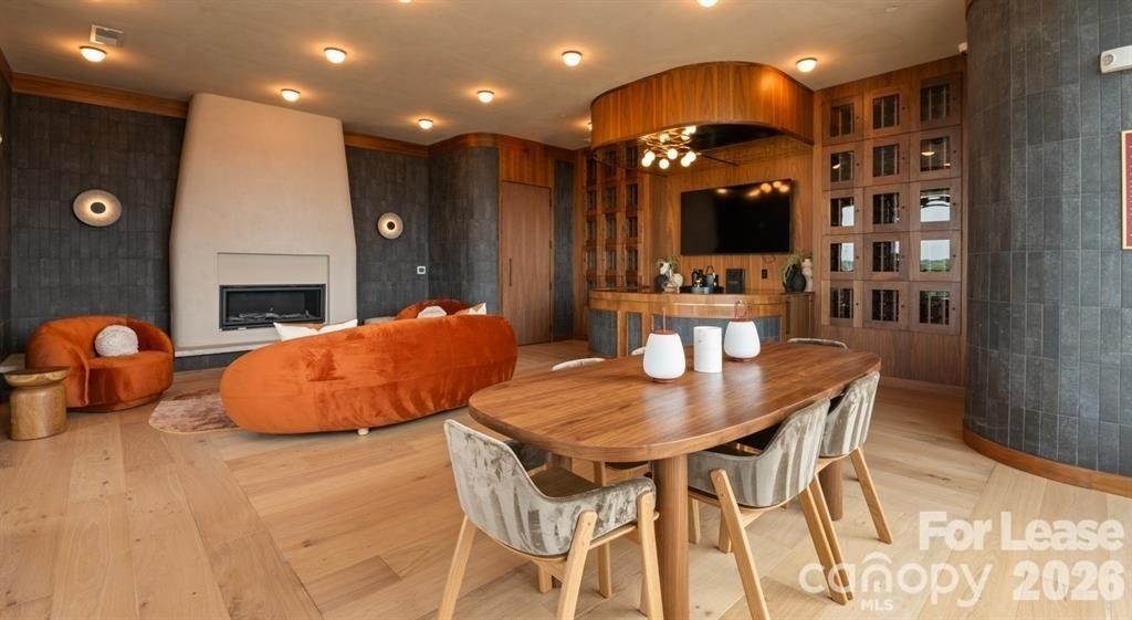 300 E 36th Street - Photo 7