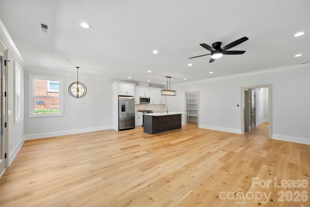 1331 Condon Street - Photo 2