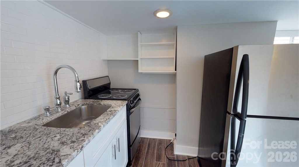 428 Hawthorne Lane - Photo 6
