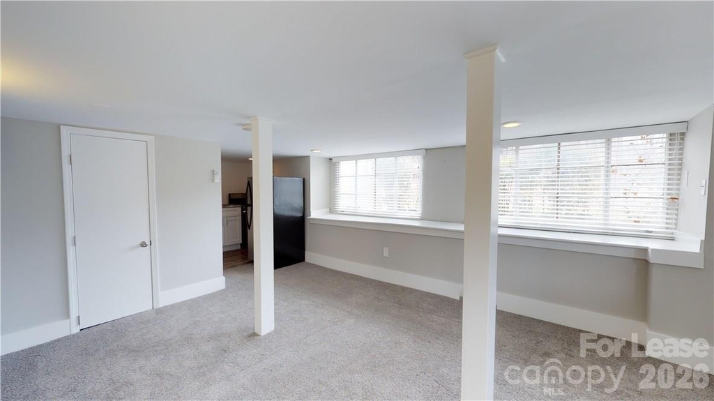 428 Hawthorne Lane - Photo 3
