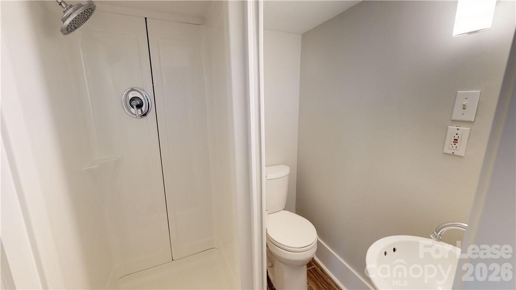 428 Hawthorne Lane - Photo 7