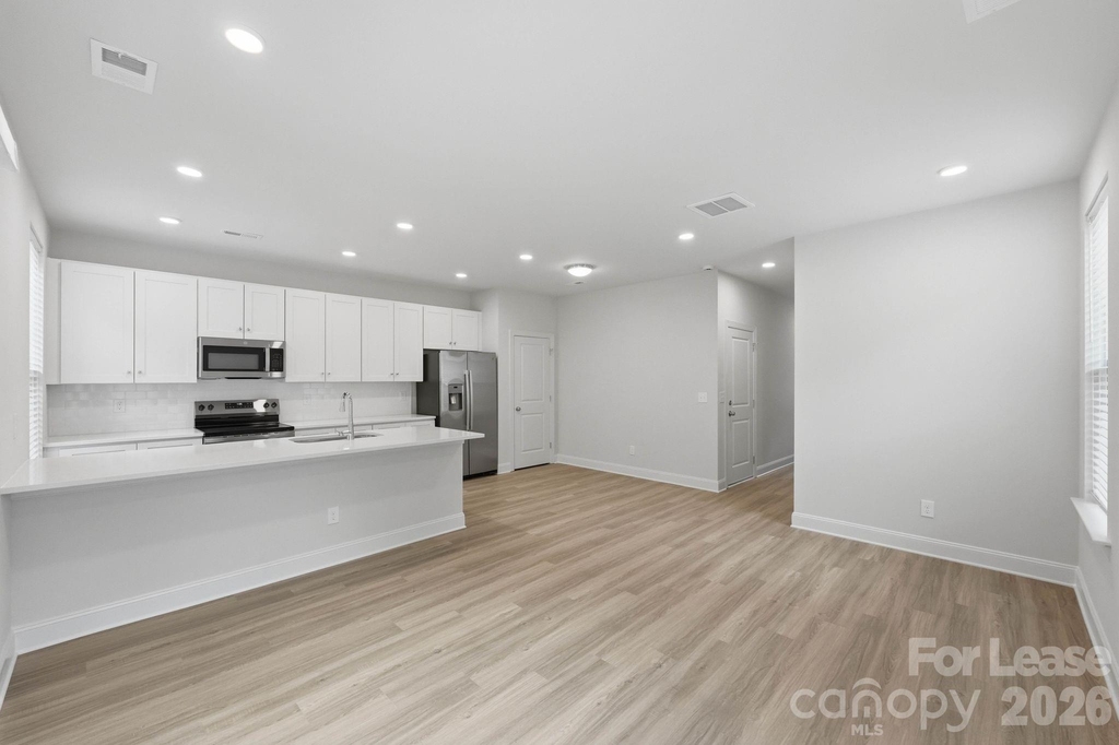 645 Brookwood Street - Photo 5