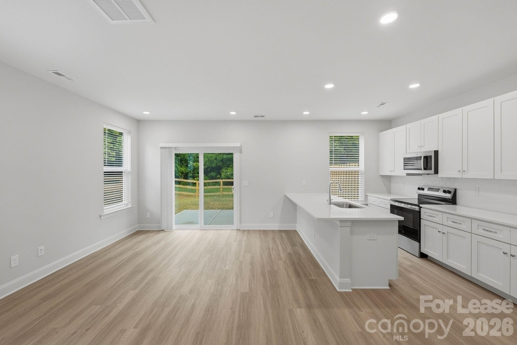 645 Brookwood Street - Photo 4