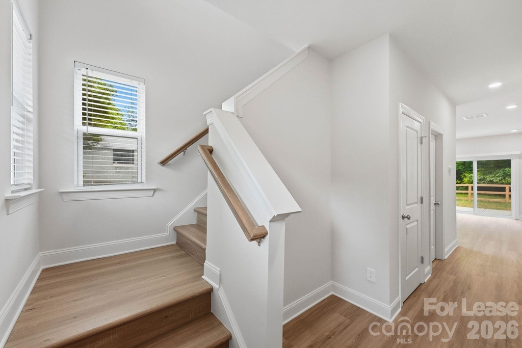 645 Brookwood Street - Photo 10