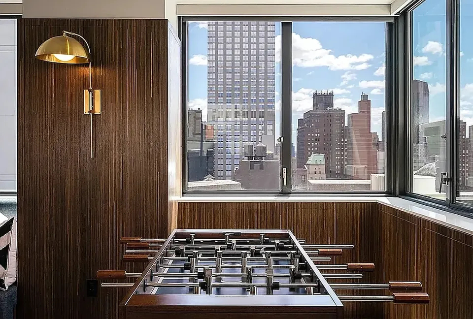 West 37th Street - Photo 7