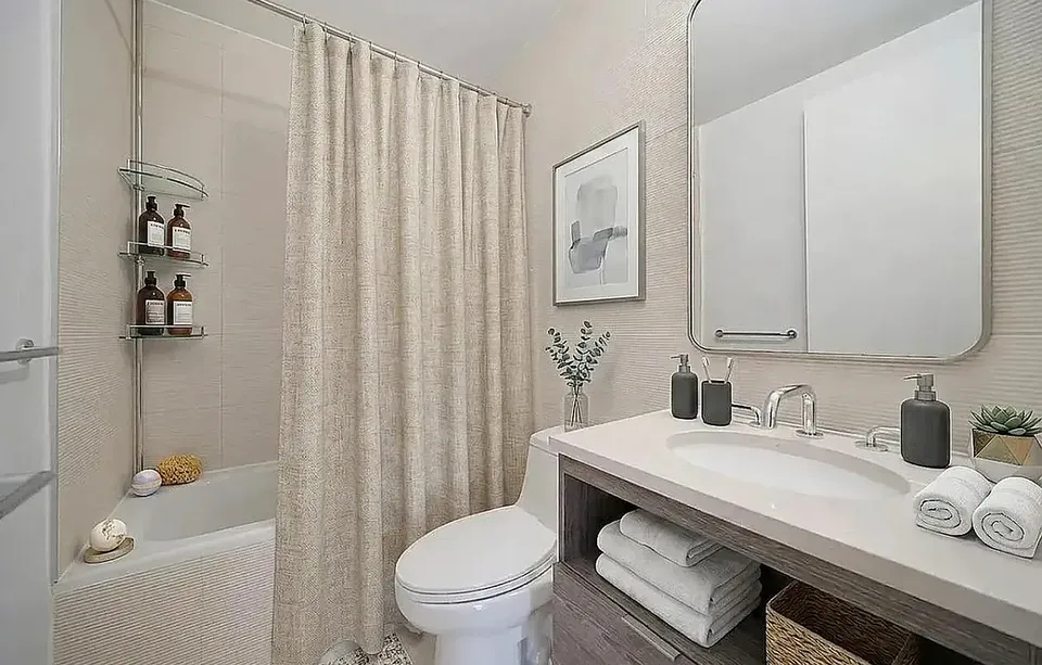 West 37th Street - Photo 4