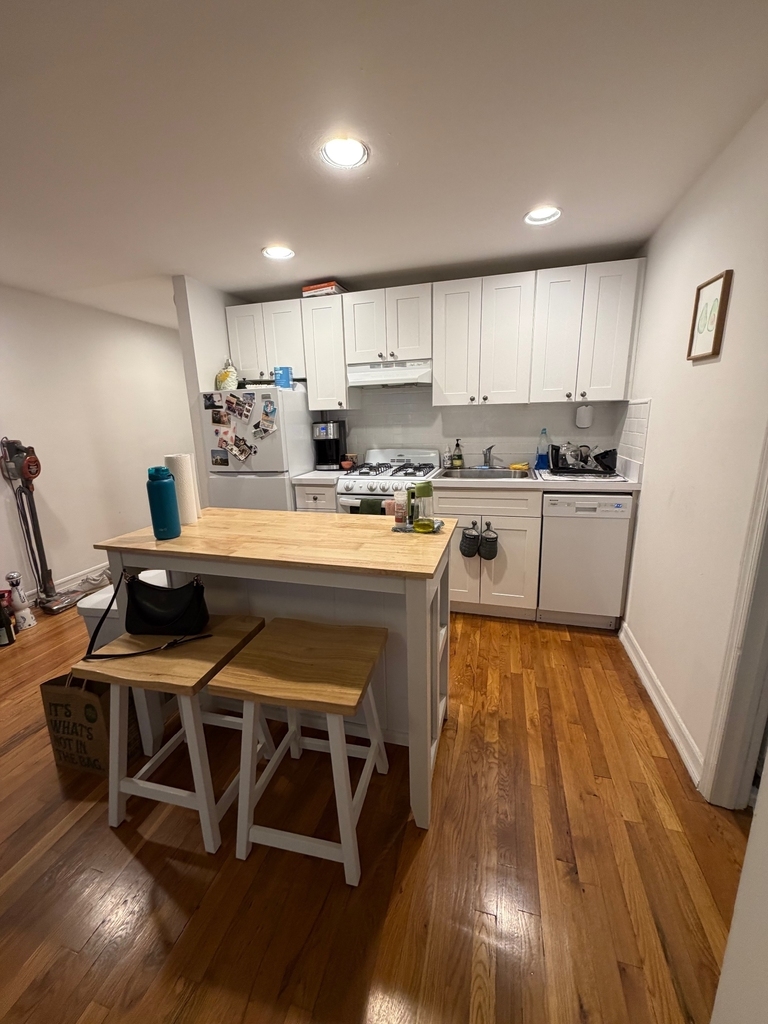 172 East 92nd Street #4A - Photo 2