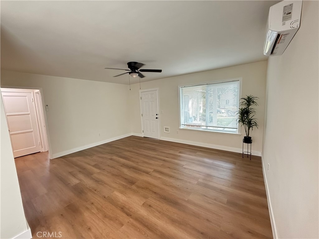 549 N Niagara - Photo 4