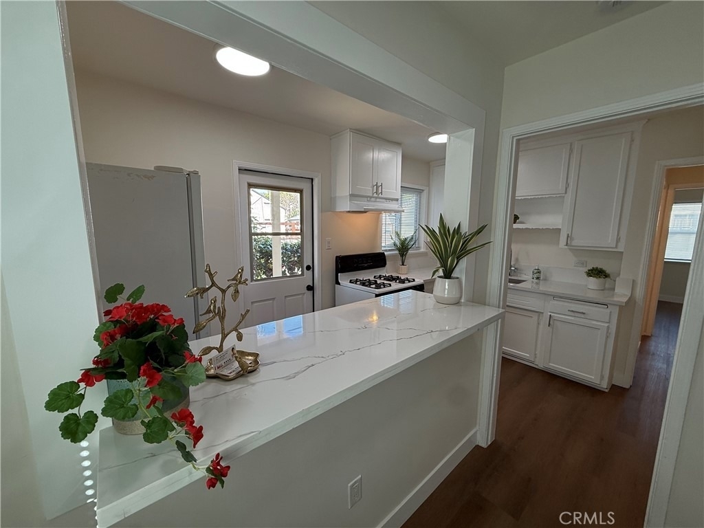 549 N Niagara - Photo 6
