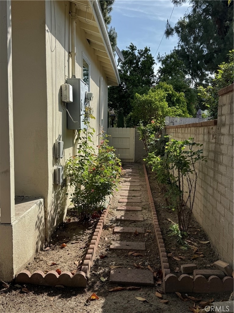 549 N Niagara - Photo 17