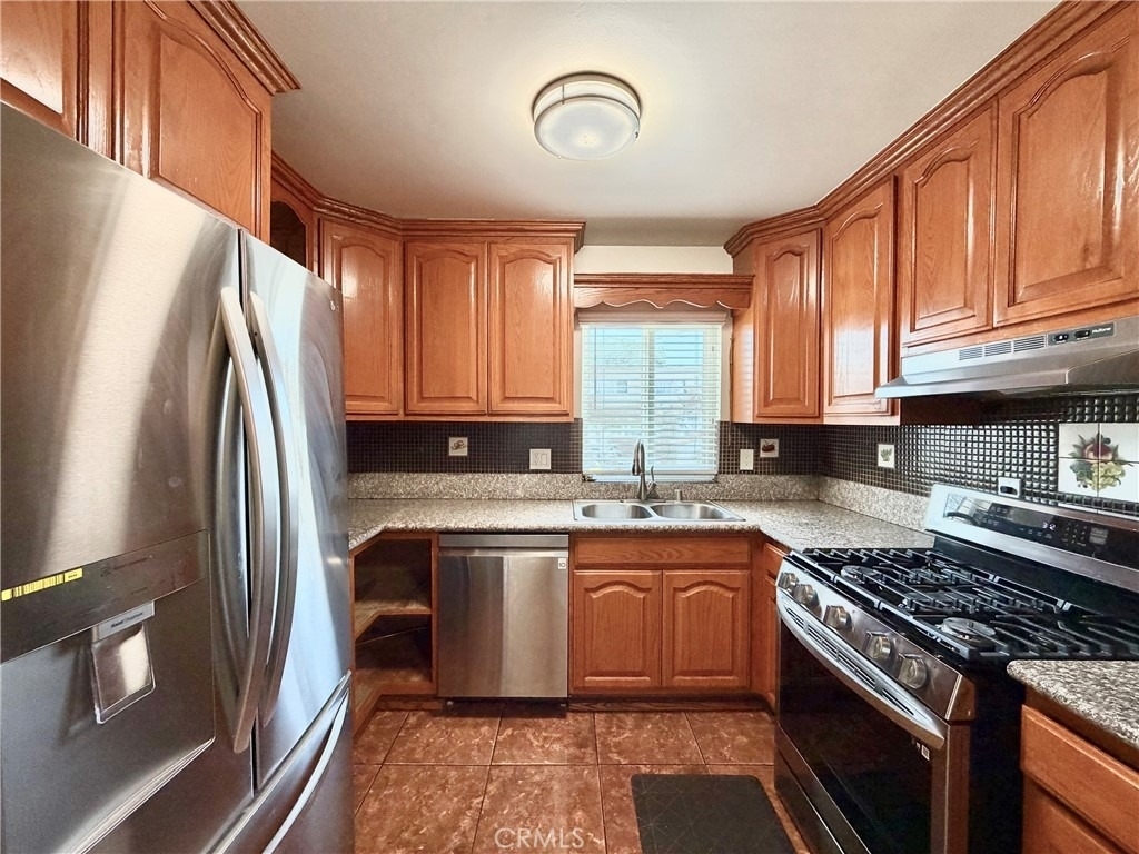 1477 W 20th - Photo 11