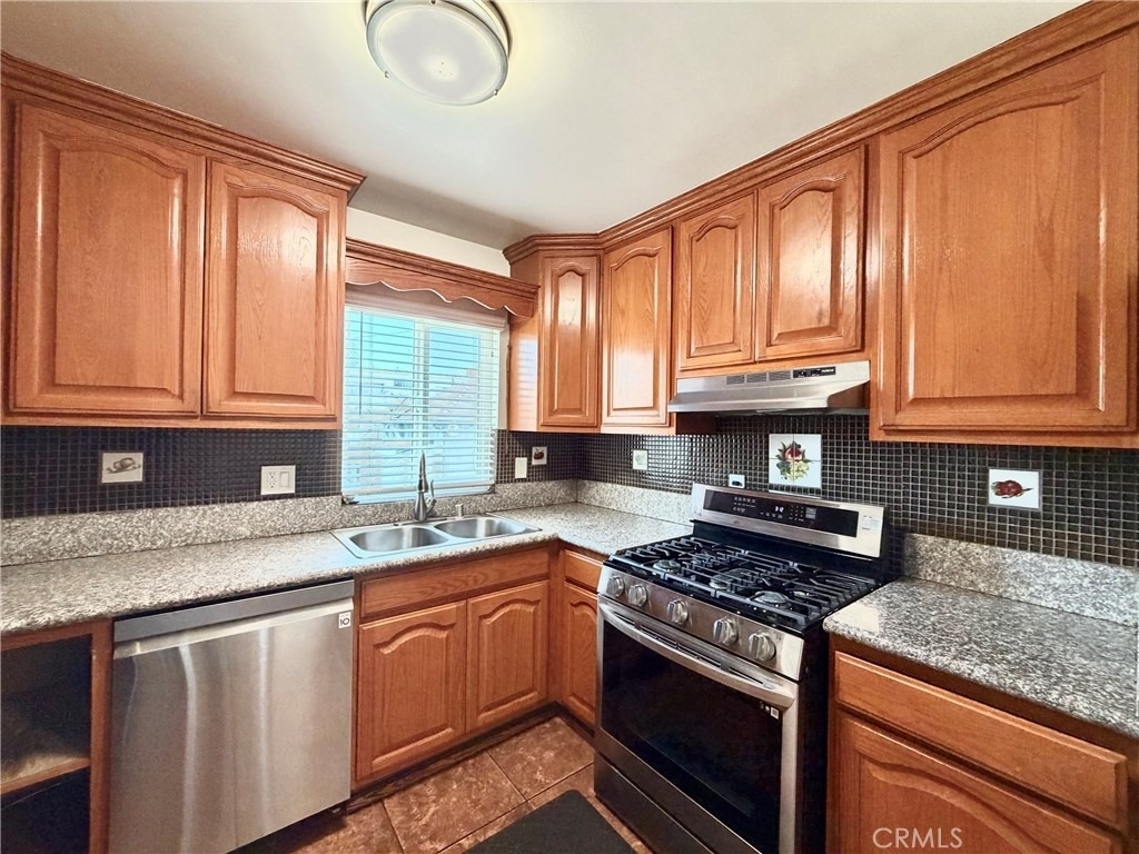 1477 W 20th - Photo 12