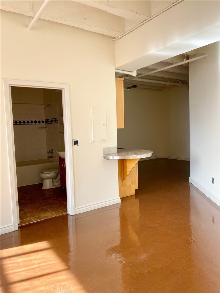 312 W 5th Street - Photo 5
