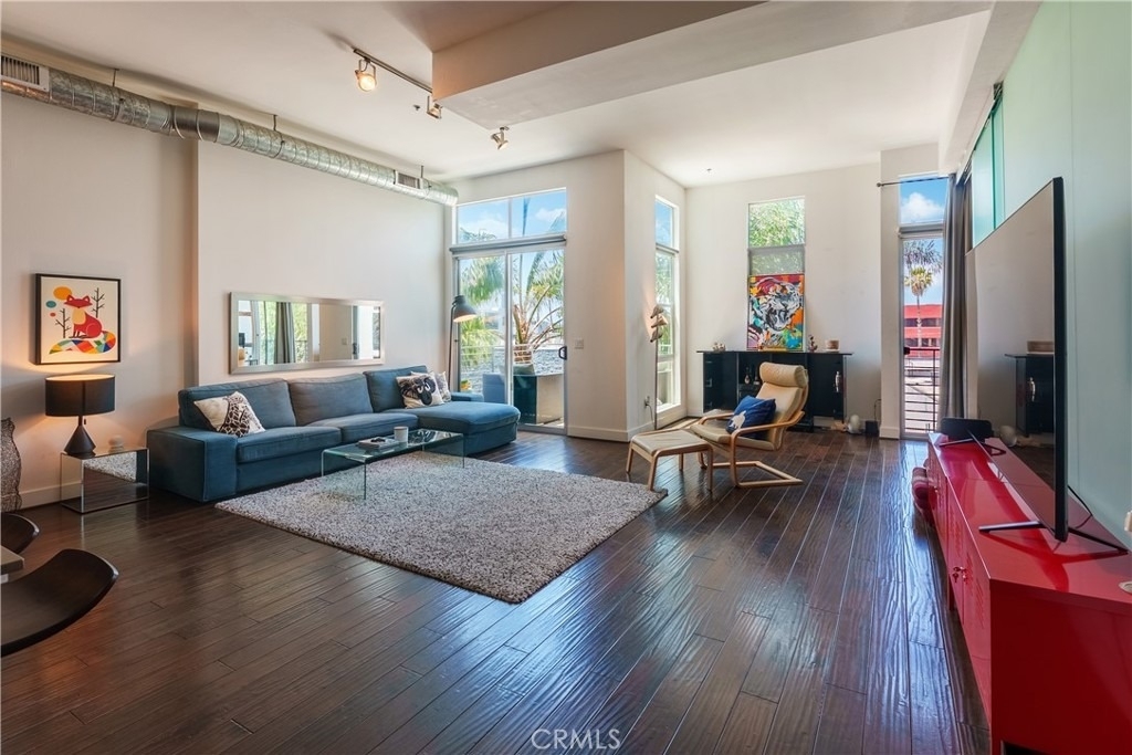 13320 Beach Avenue - Photo 2