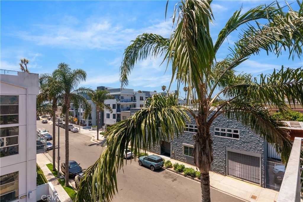 13320 Beach Avenue - Photo 10