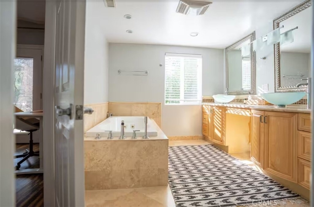 24361 Mulholland Highway - Photo 18