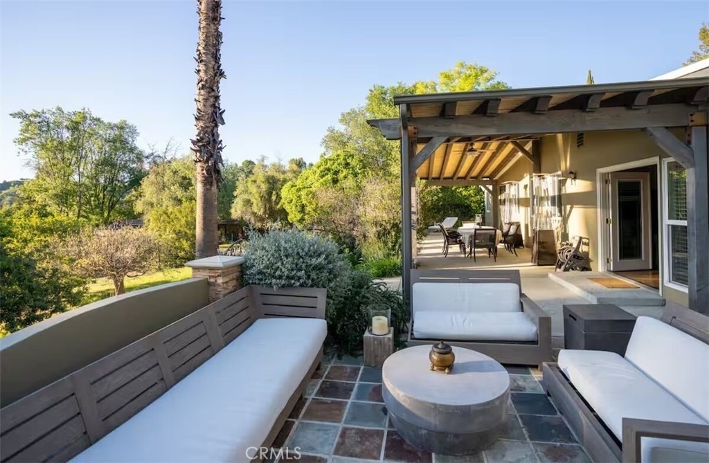 24361 Mulholland Highway - Photo 31