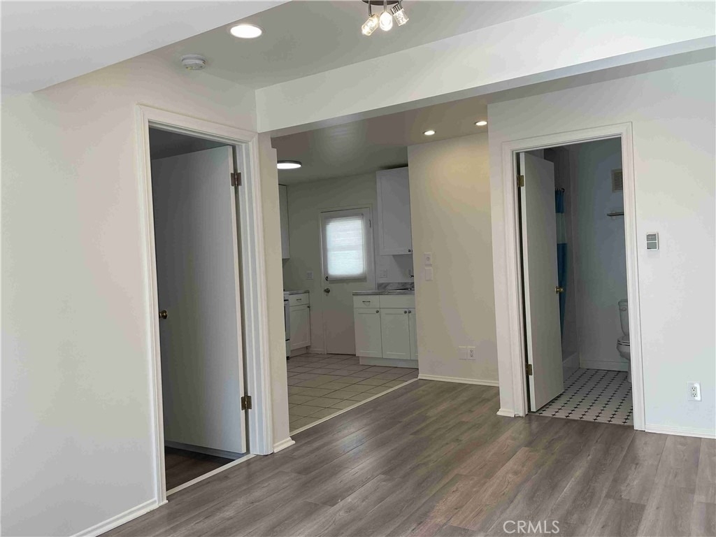 224 Bayview - Photo 2