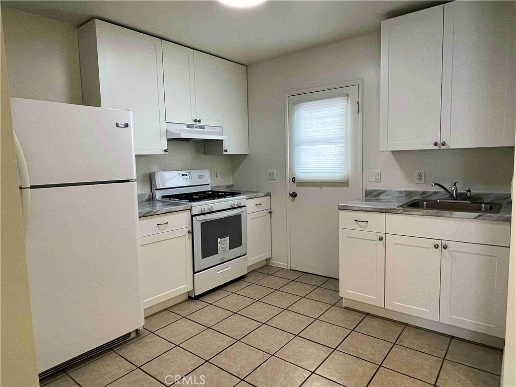 224 Bayview - Photo 3