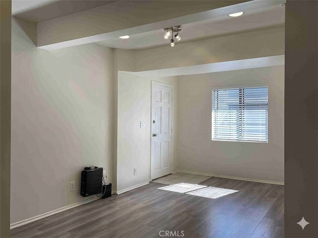 224 Bayview - Photo 1