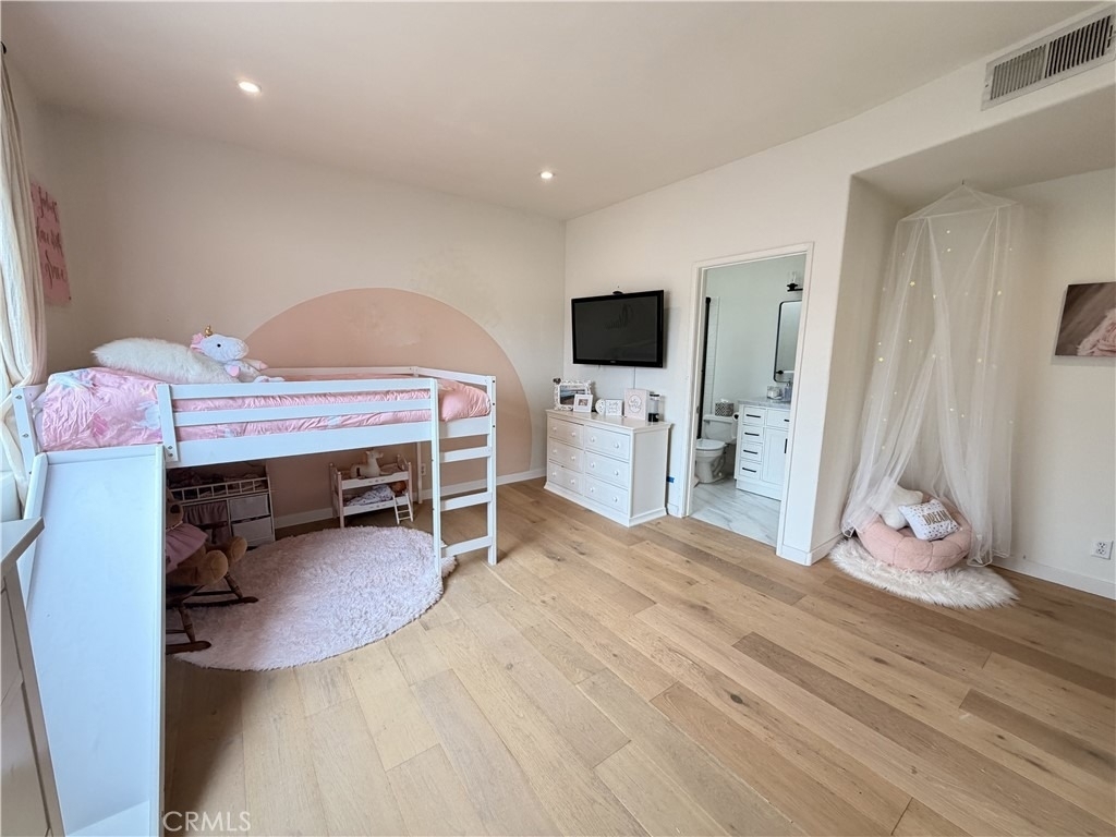 4970 Kester Avenue - Photo 10
