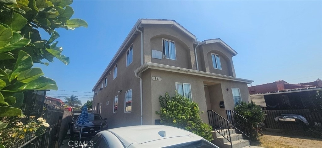 833 E 80th - Photo 5