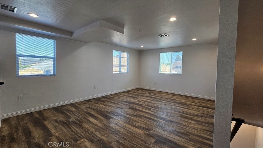 213 W 43rd - Photo 18