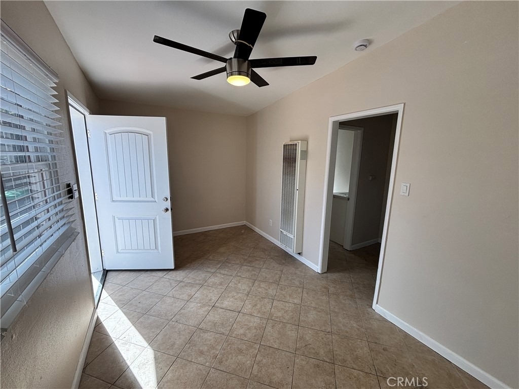 132 S Batavia Street - Photo 4