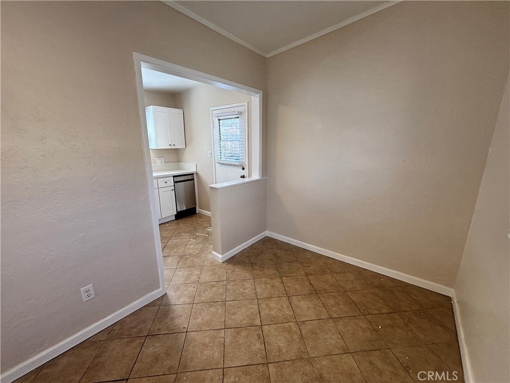 132 S Batavia Street - Photo 9