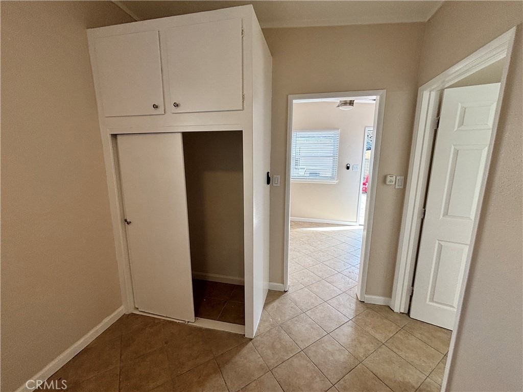 132 S Batavia Street - Photo 5