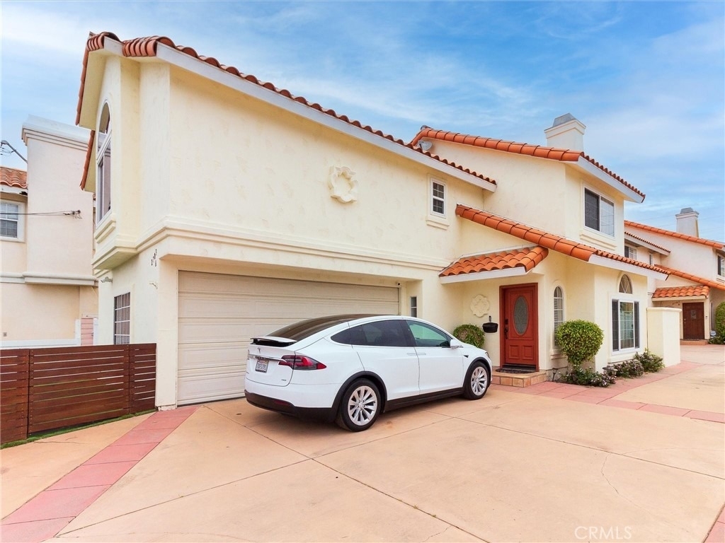 2703 Huntington Lane - Photo 2