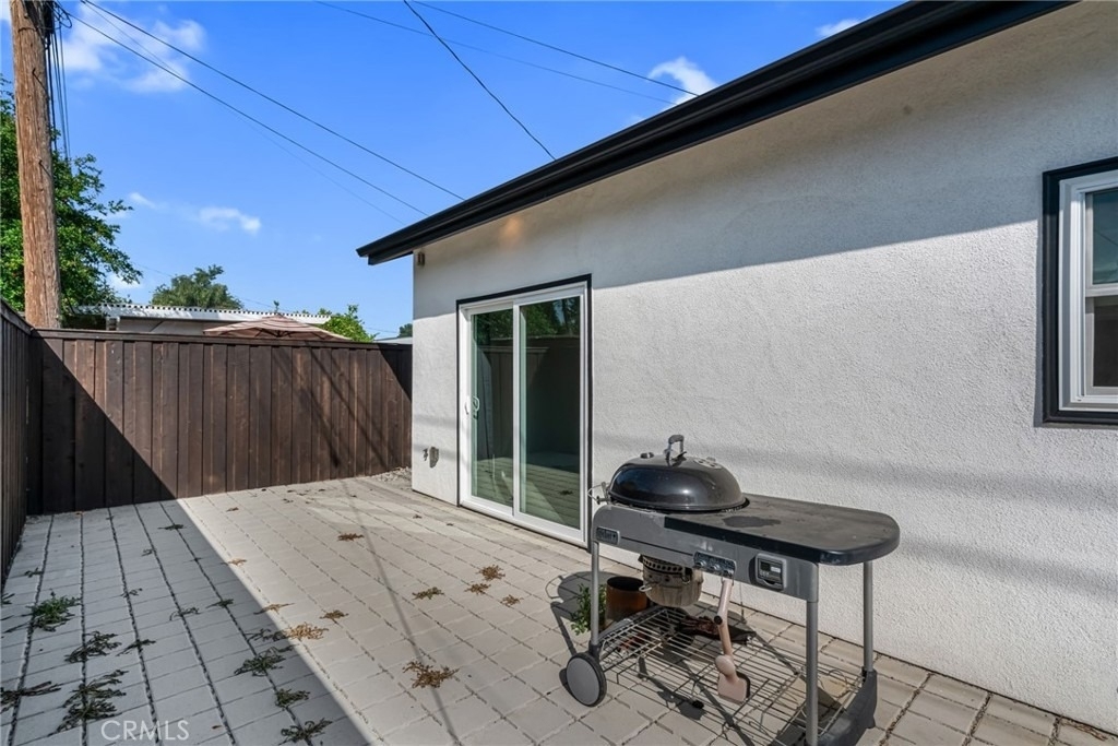 22434 Berdon St - Photo 35