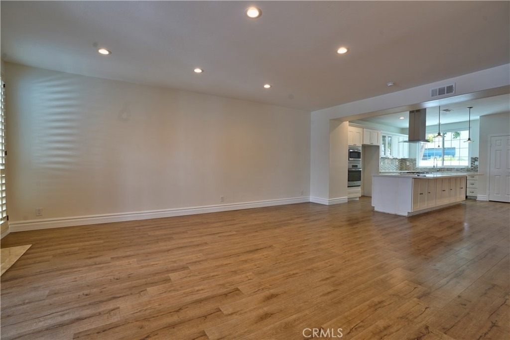 7401 Seabluff Drive - Photo 2