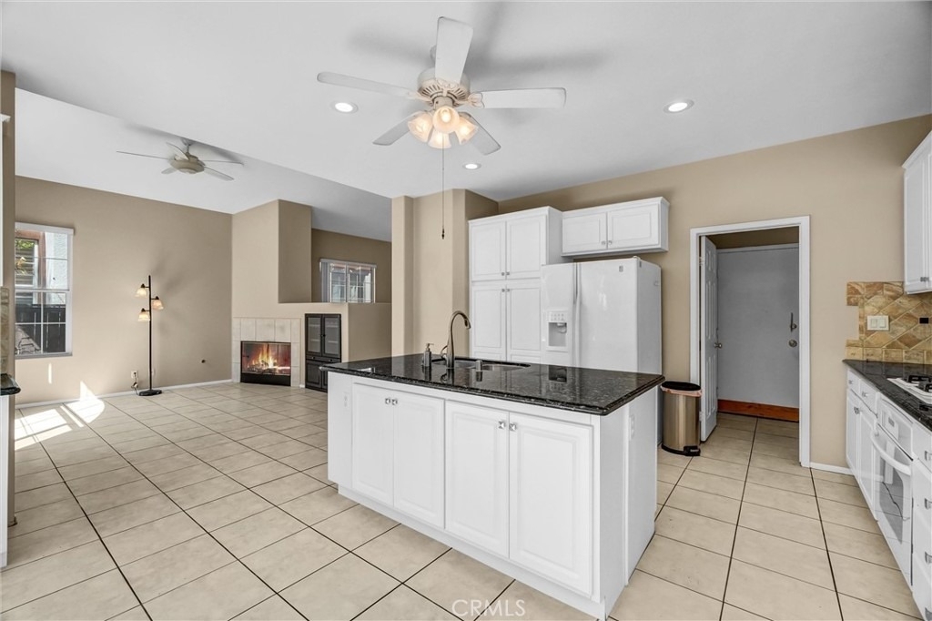 11625 Maynard - Photo 8