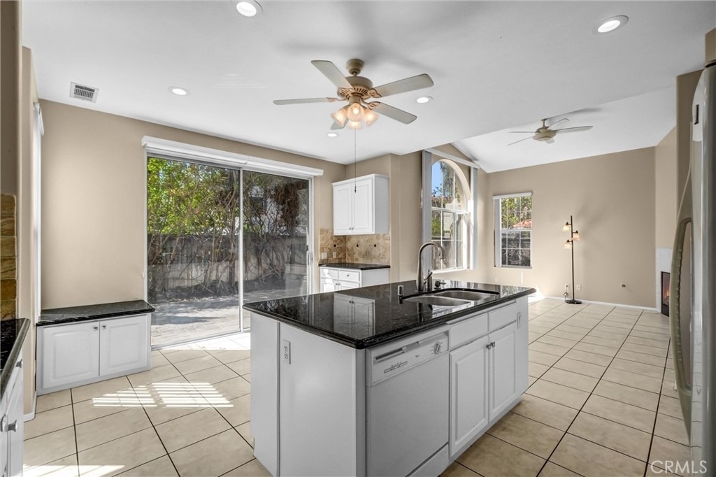 11625 Maynard - Photo 7