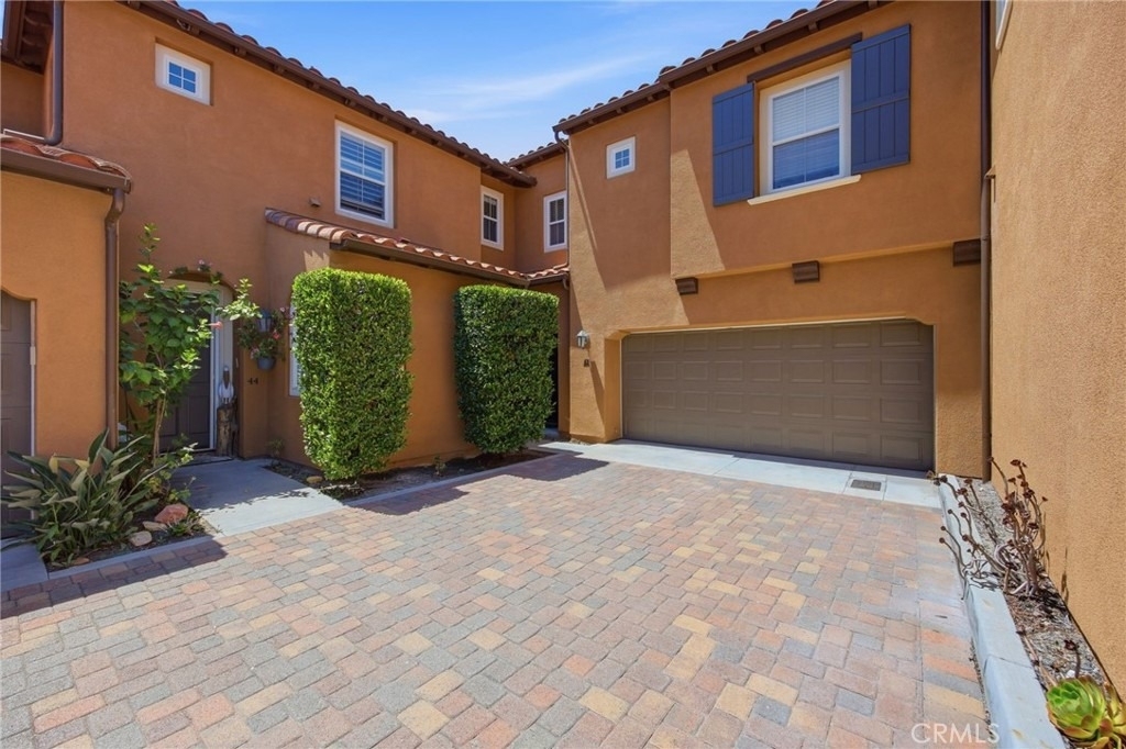 42 Paseo Vista - Photo 0