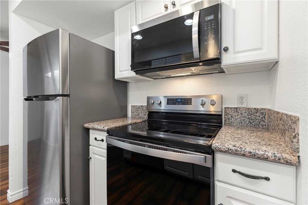 10172 Ascot - Photo 6