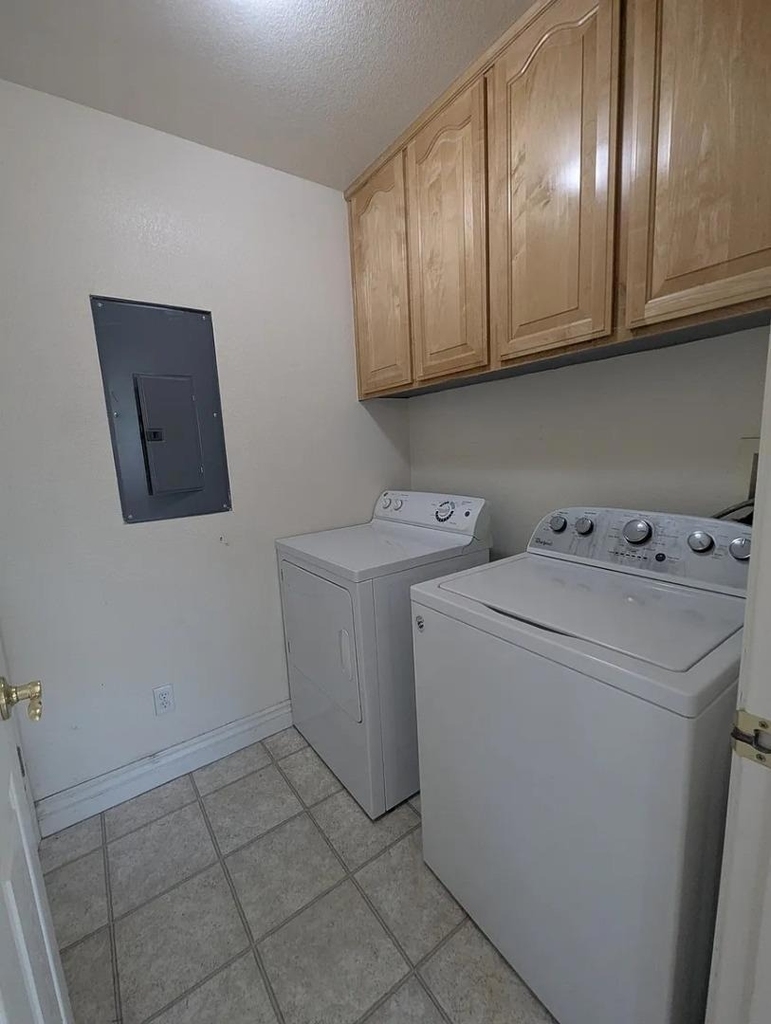 2207 Spanish Court - Photo 13