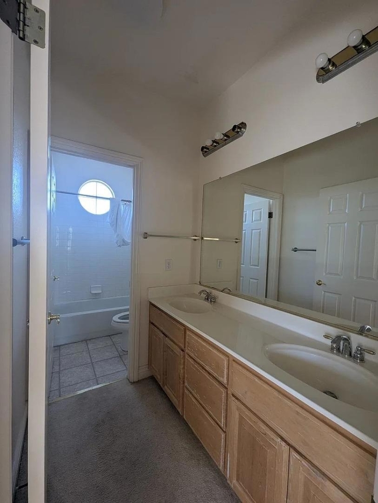 2207 Spanish Court - Photo 12
