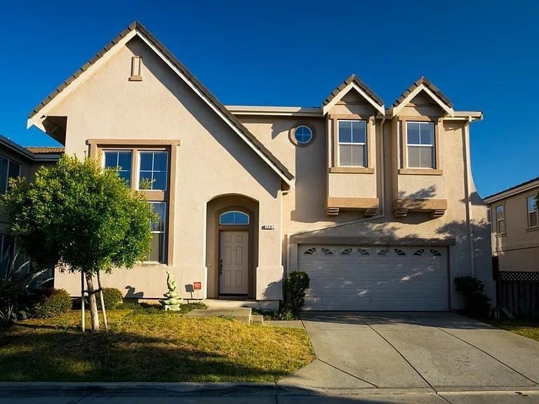 2207 Spanish Court - Photo 0