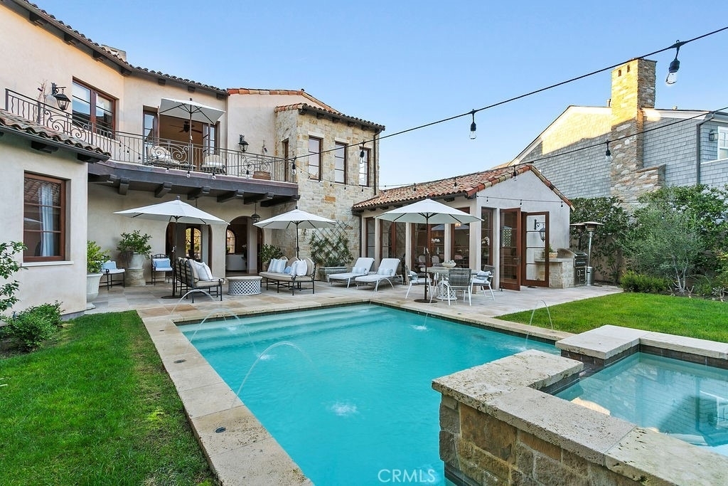 136 Emerald Bay - Photo 1