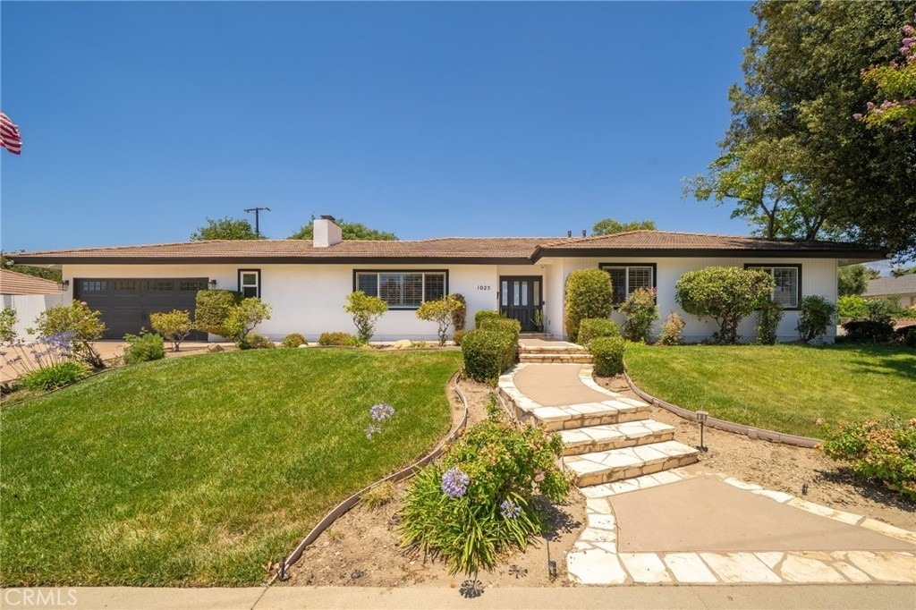 1025 Kent Drive - Photo 0