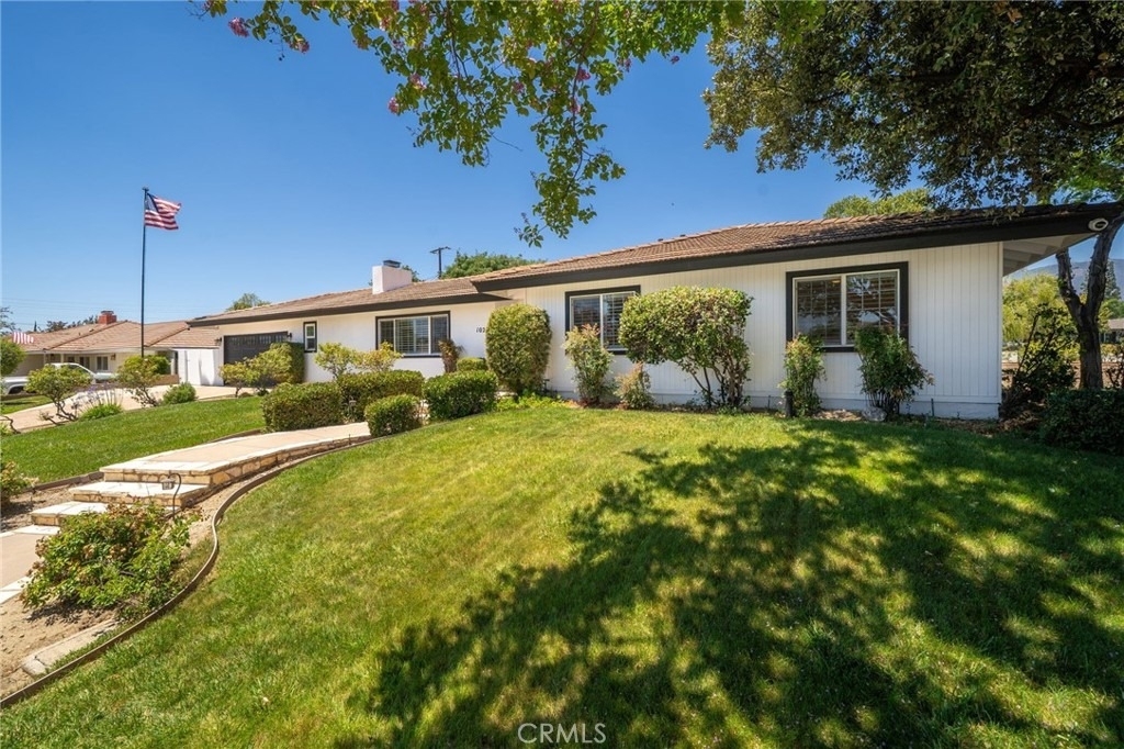 1025 Kent Drive - Photo 1