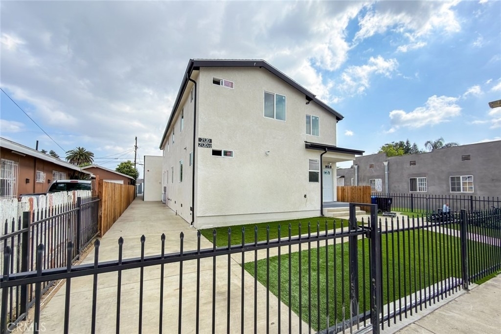 2120 E 92nd Street - Photo 2