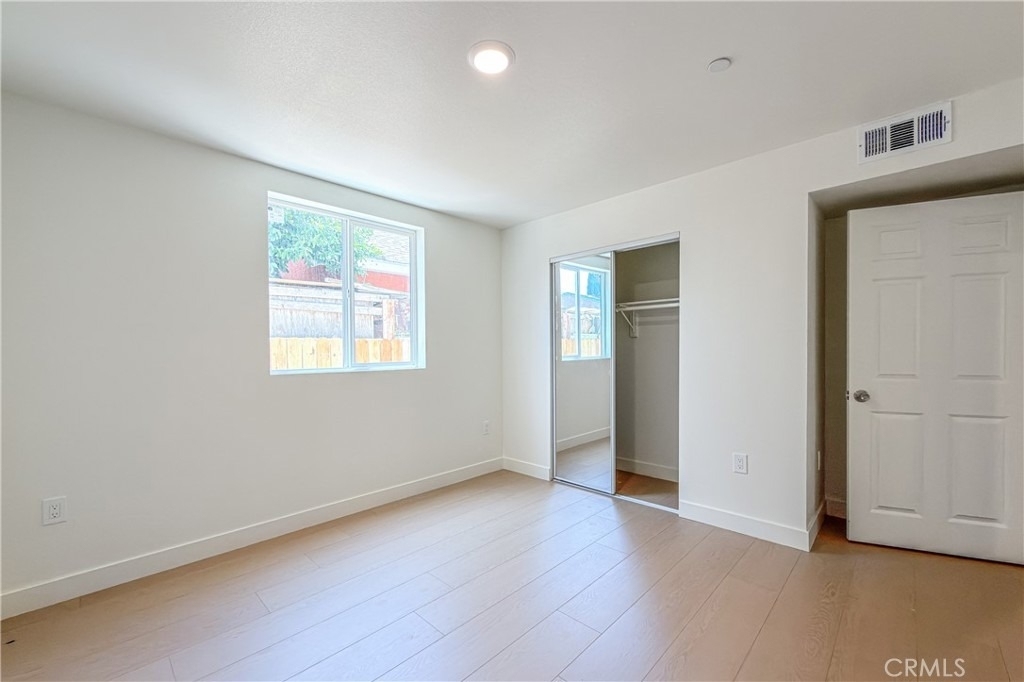 734 E 52nd Street - Photo 3