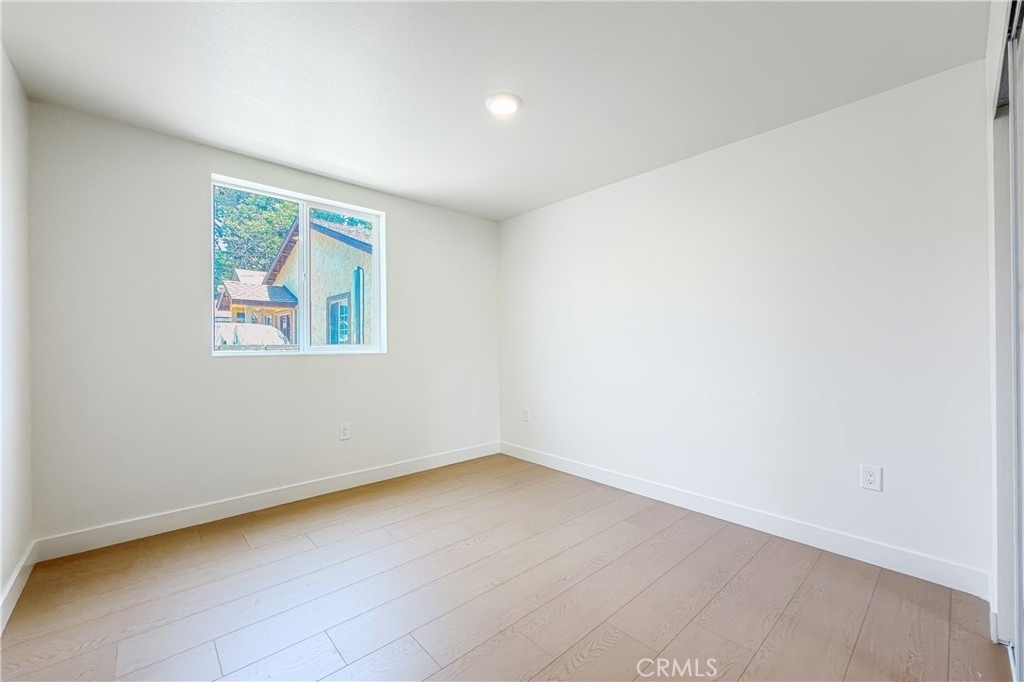 734 E 52nd Street - Photo 13