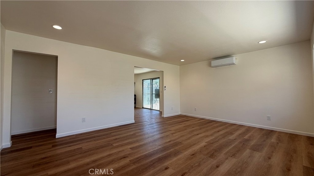 303 N New Avenue - Photo 1